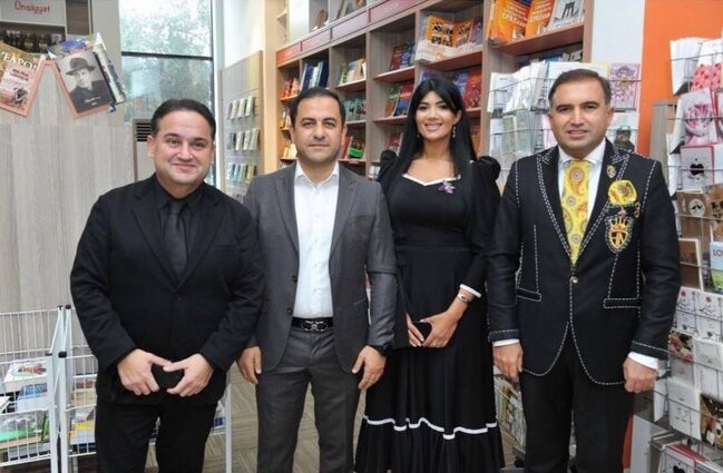 Murad DadaşovTANINMAZ HALDA – FOTOLAR