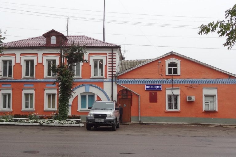 Polis mayoru xidməti otağında özünüÜRƏYİNDƏN GÜLLƏLƏDİ (FOTO)