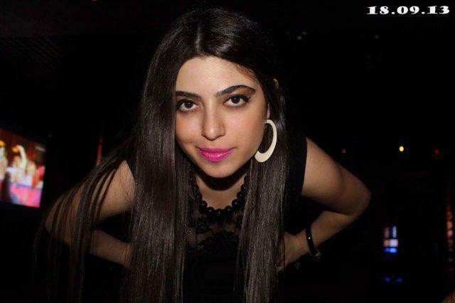 İki dəfə ailəsi dağılan Rəvan məşhur müğənninin qızı iləeşq yaşayır? - FOTO