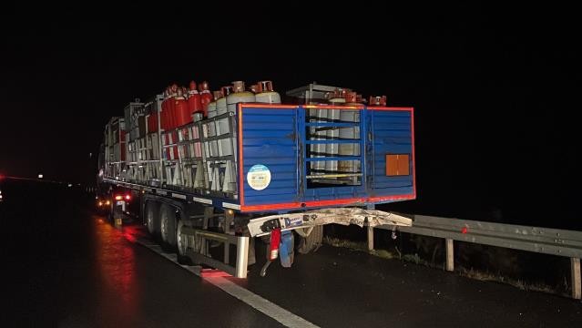 Türkiyəli müğənni dəhşətli avtomobil qəzası keçirdi:sevgilisi öldü - FOTOLAR