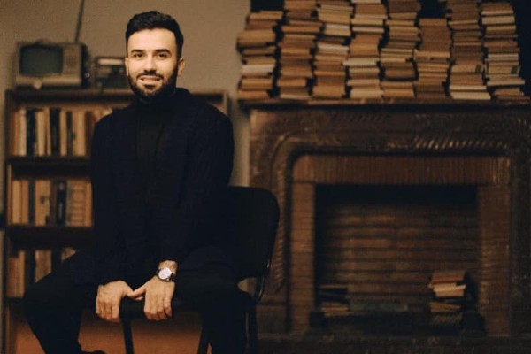 Azərbaycanlı müğənni nişanlandı- FOTO