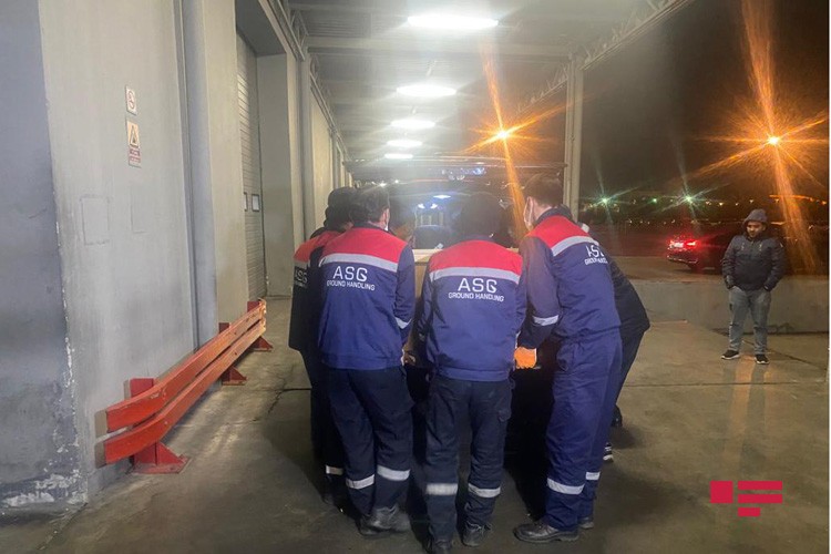 Rüstəm İbrahimovun cənazəsi Bakıya gətirildi -FOTO