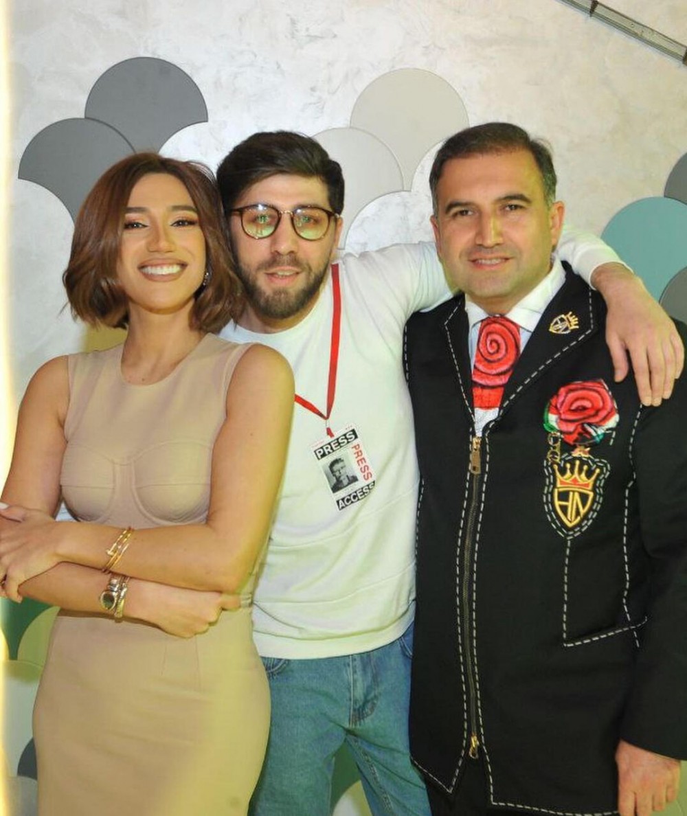 Röyanın geyimi müzakirələrə səbəb oldu- FOTOLAR