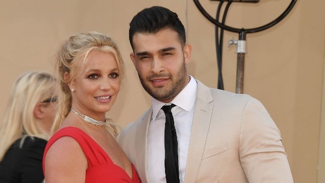 Məşhur müğənni üçüncü dəfə evləndi