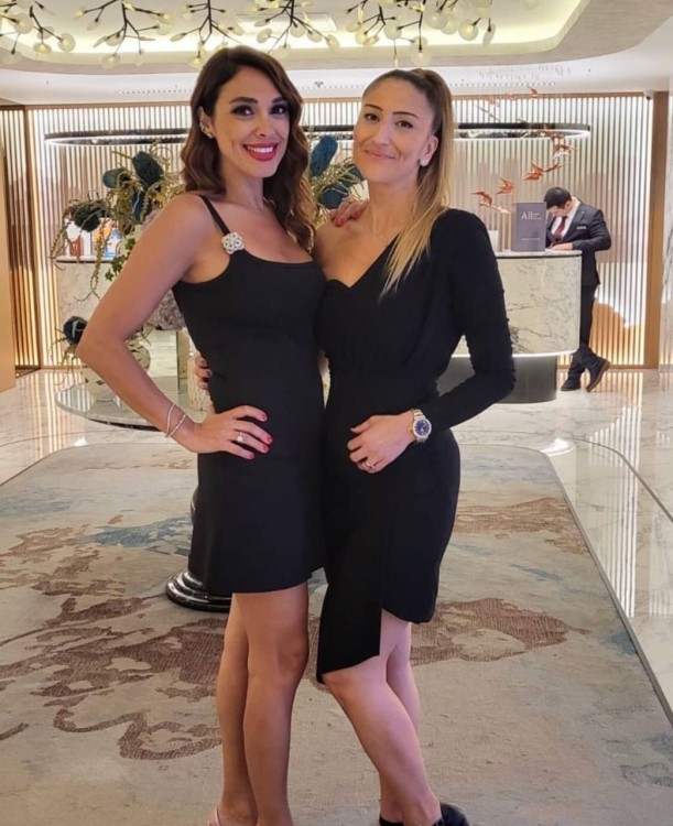 Tanınmış aparıcı polislə evləndi- FOTOLAR