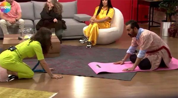 Kurtlar Vadisinin məşhur aktyoru efirdə don geyinibgörün nə etdi (FOTOLAR)