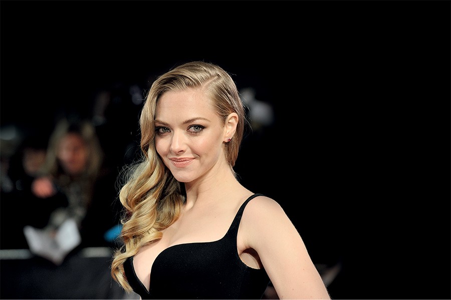 Məşhur aktrisa: "İşimi itirməmək üçün soyundum"- FOTOLAR