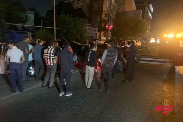 Bakıda tanınmış musiqiçi qəzaya düşdü: Xəsarət alanlar var- FOTO/VİDEO