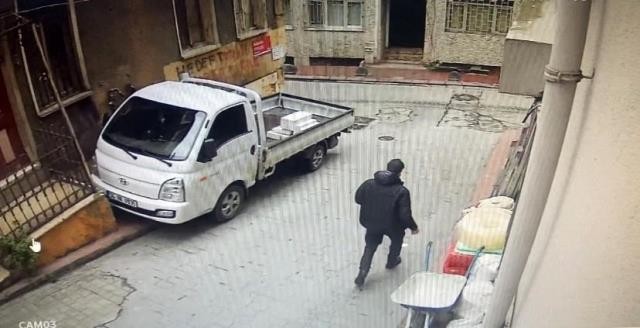 QƏRİBƏ OLAY! Silahla vuruldu, xəbəri olmadı- 200 metr sonra...