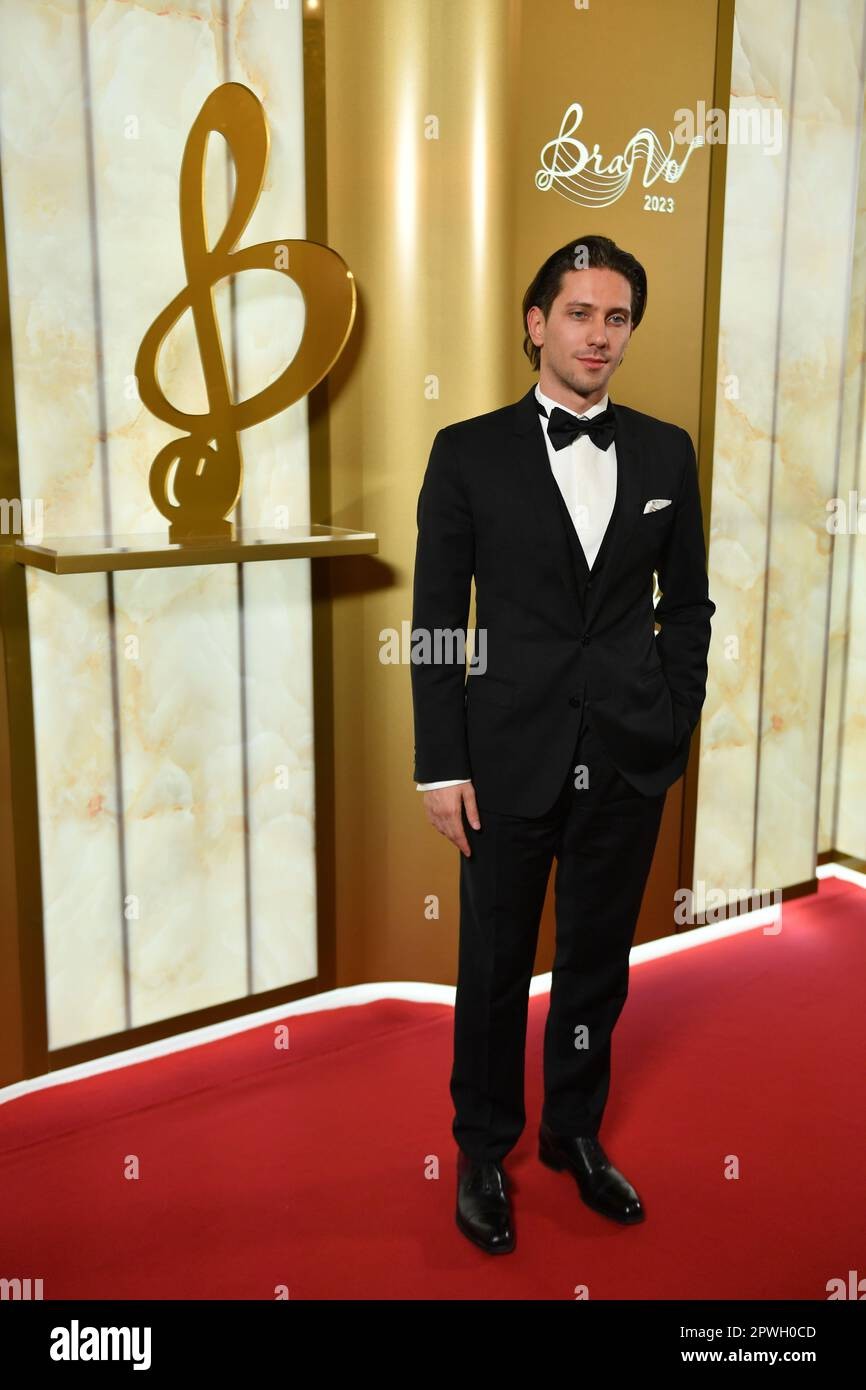 Tanınmış müğənni musiqi karyerasını bitirdiyini açıqladı