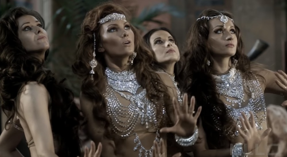 Məşhur telekanal cərimələndi 18+ klipə görə- LGTB TƏBLİĞİ