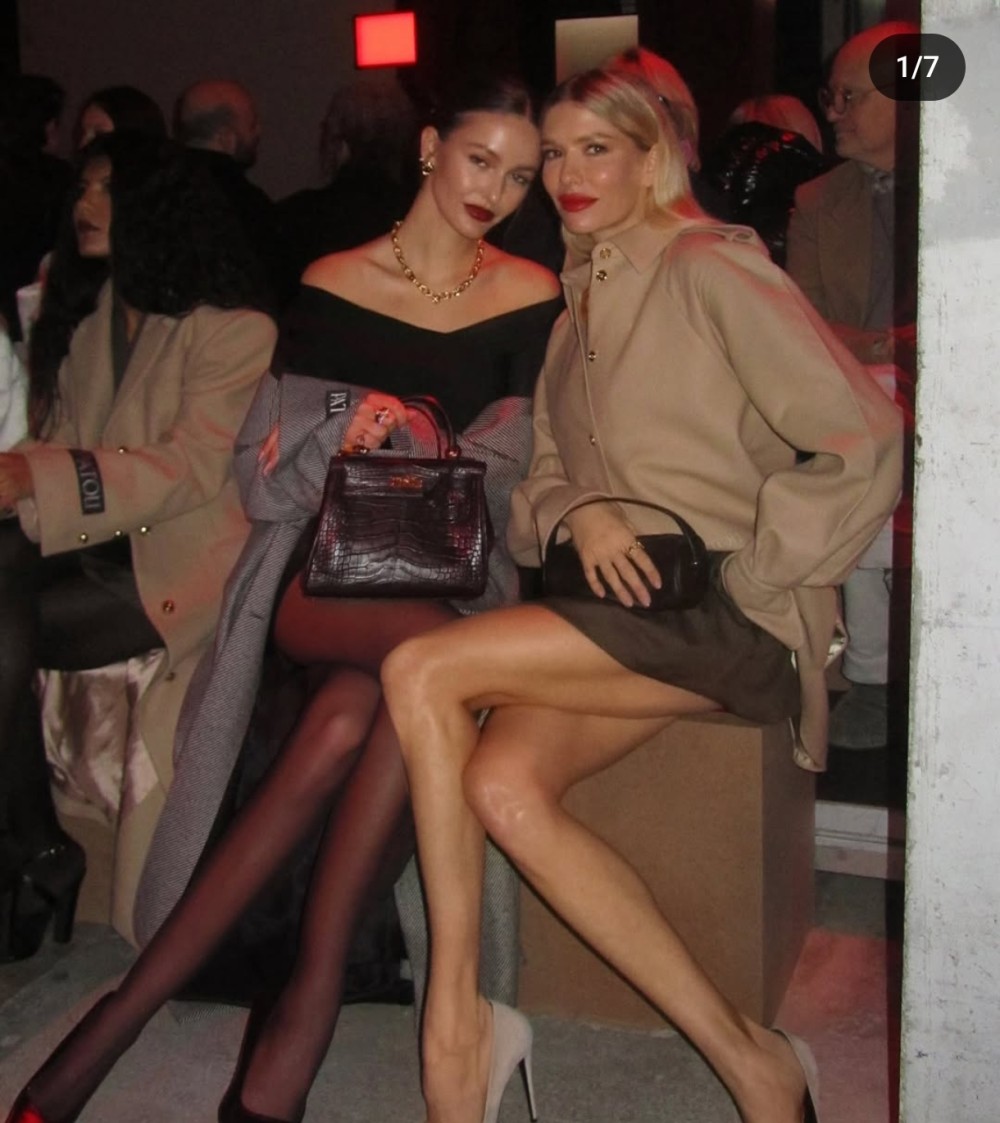 Rusiyalı milyarderdən boşandıqdan sonra ilk dəfə ictimaiyyət qarşısına çıxdı