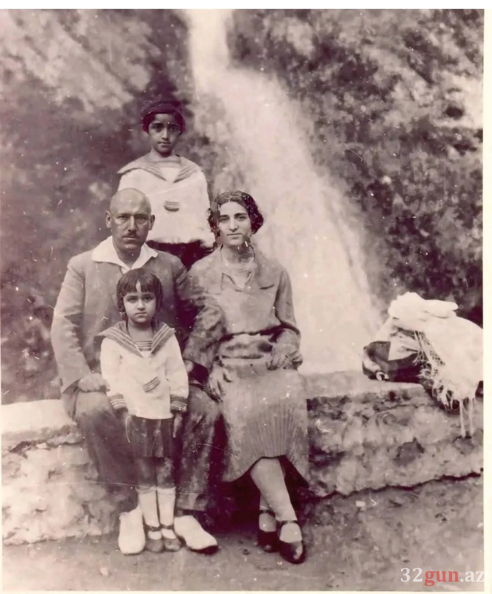 Hüseyn Cavidin ailəsi ilə nadir -FOTOSU