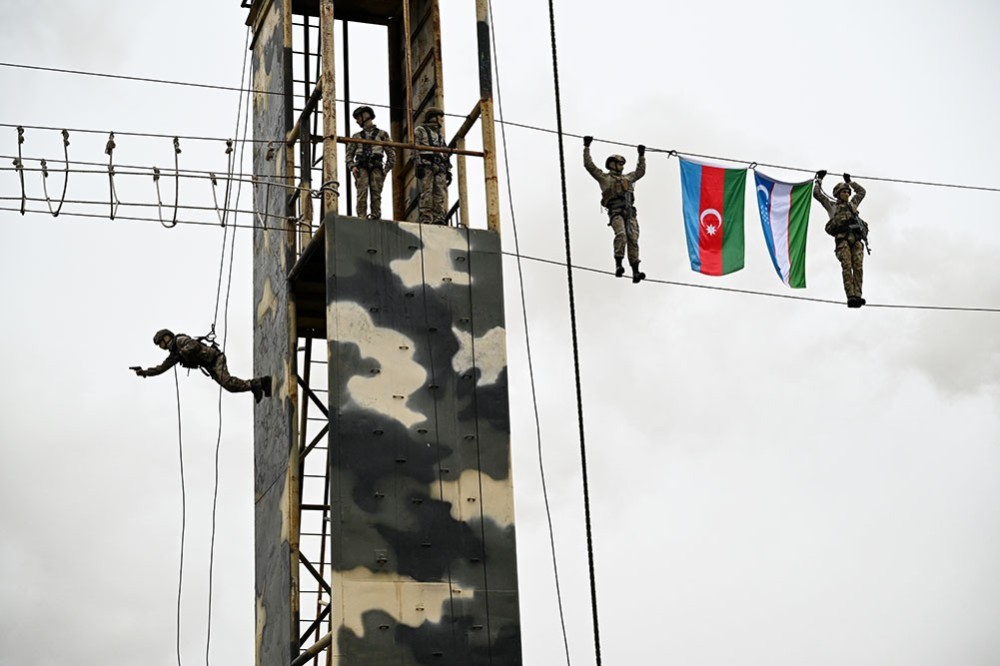 Özbəkistanın hərbi nümayəndə heyəti komando hərbi hissəsində olub -FOTOLAR
