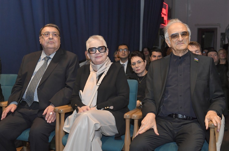 Leyla Əliyeva Heydər Əliyevin xatirə gecəsində -FOTOLAR