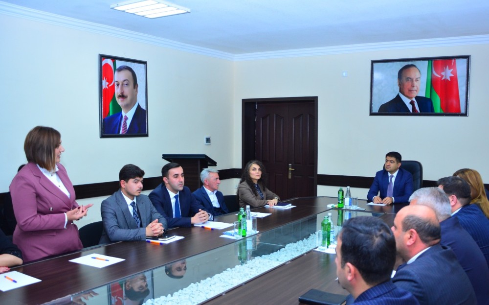 Ağstafada “Qərbi Azərbaycan köç yolları: Tarixin yaddaşında qalan izlər” mövzusunda dəyirmi masa keçirilib