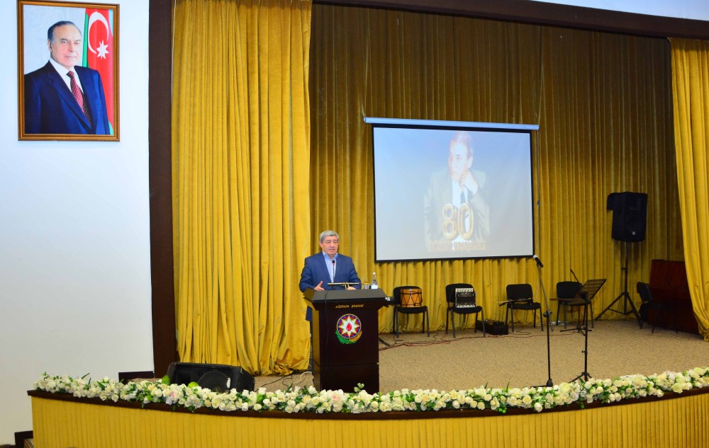 Nüsrət Kəsəmənlinin 80 illik yubileyi doğma Ağstafa rayonunda qeyd olunub 