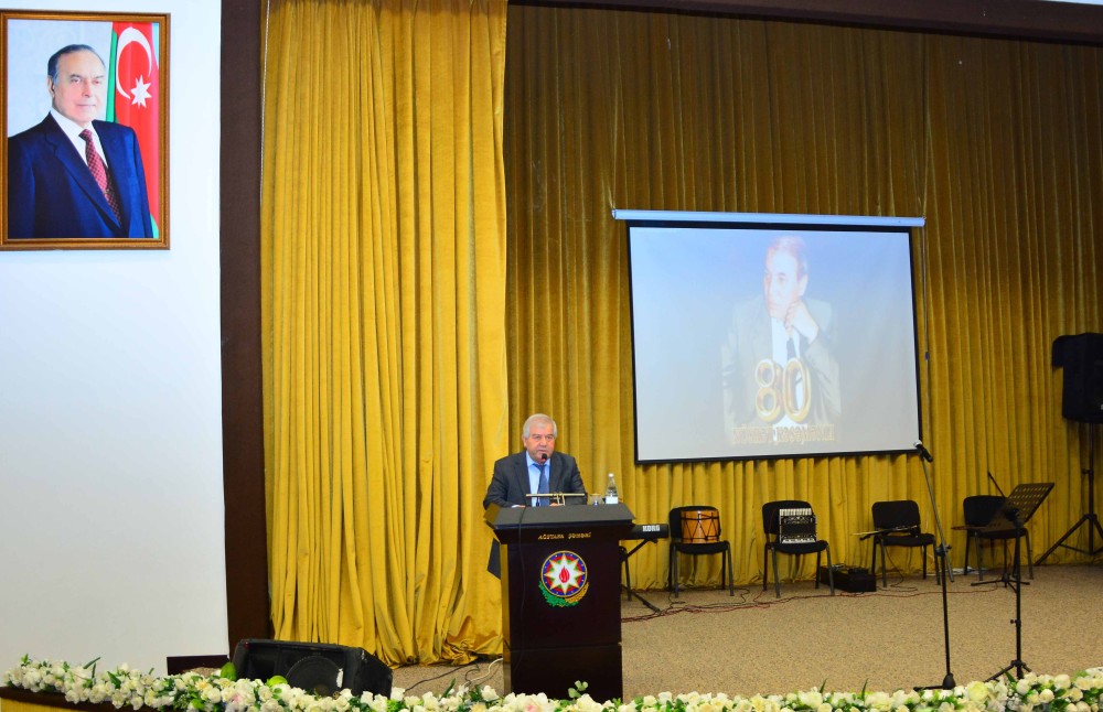 Nüsrət Kəsəmənlinin 80 illik yubileyi doğma Ağstafa rayonunda qeyd olunub 