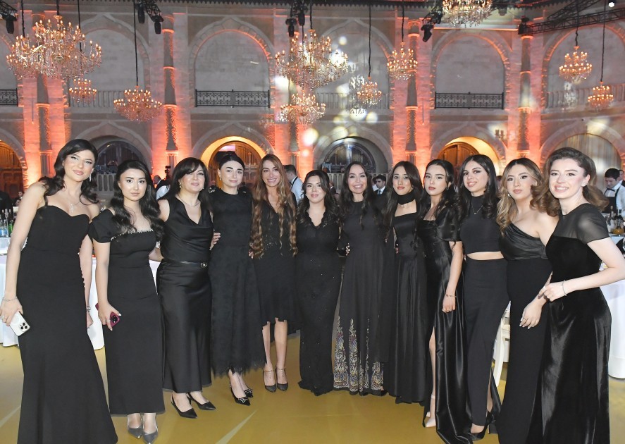 Leyla və Arzu Əliyeva idmançıların mükafatlandırma tədbirində