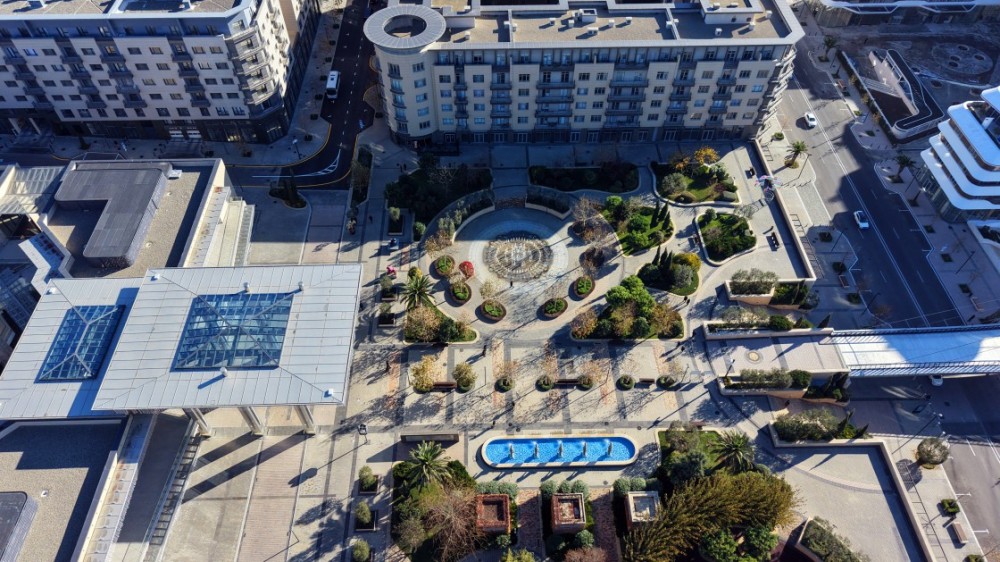 Prezident ailəsi ilə birlikdə “Ağ Şəhər”də açılış etdi -FOTOLAR (YENİLƏNİB)