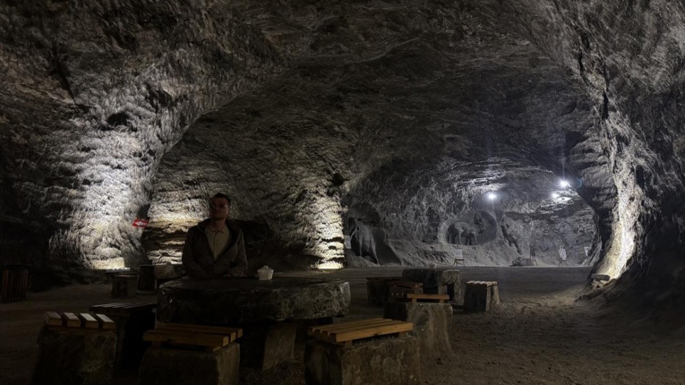 Yeraltı duz mədənini rekord sayda turist ziyarət edib -FOTOLAR